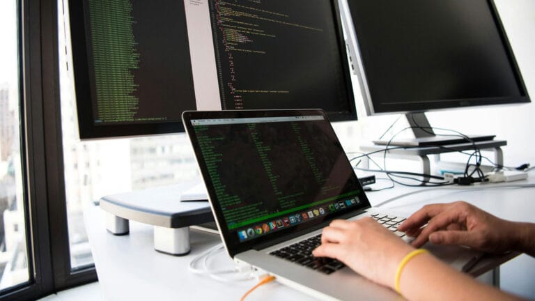 Digital marketing trends 2025: Innovations, AI, and consumer behavior.