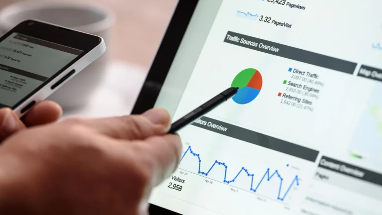 The ultimate guide to SEM and SEO integration: Maximizing traffic and conversions.